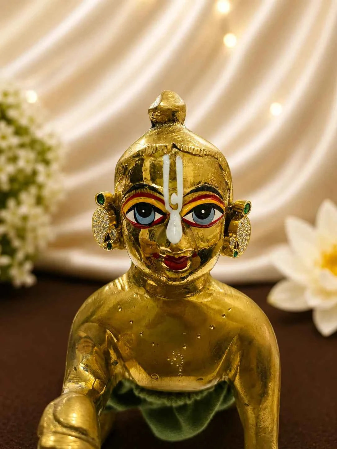 Emerald Green Paisley Shape Kundal for Deity