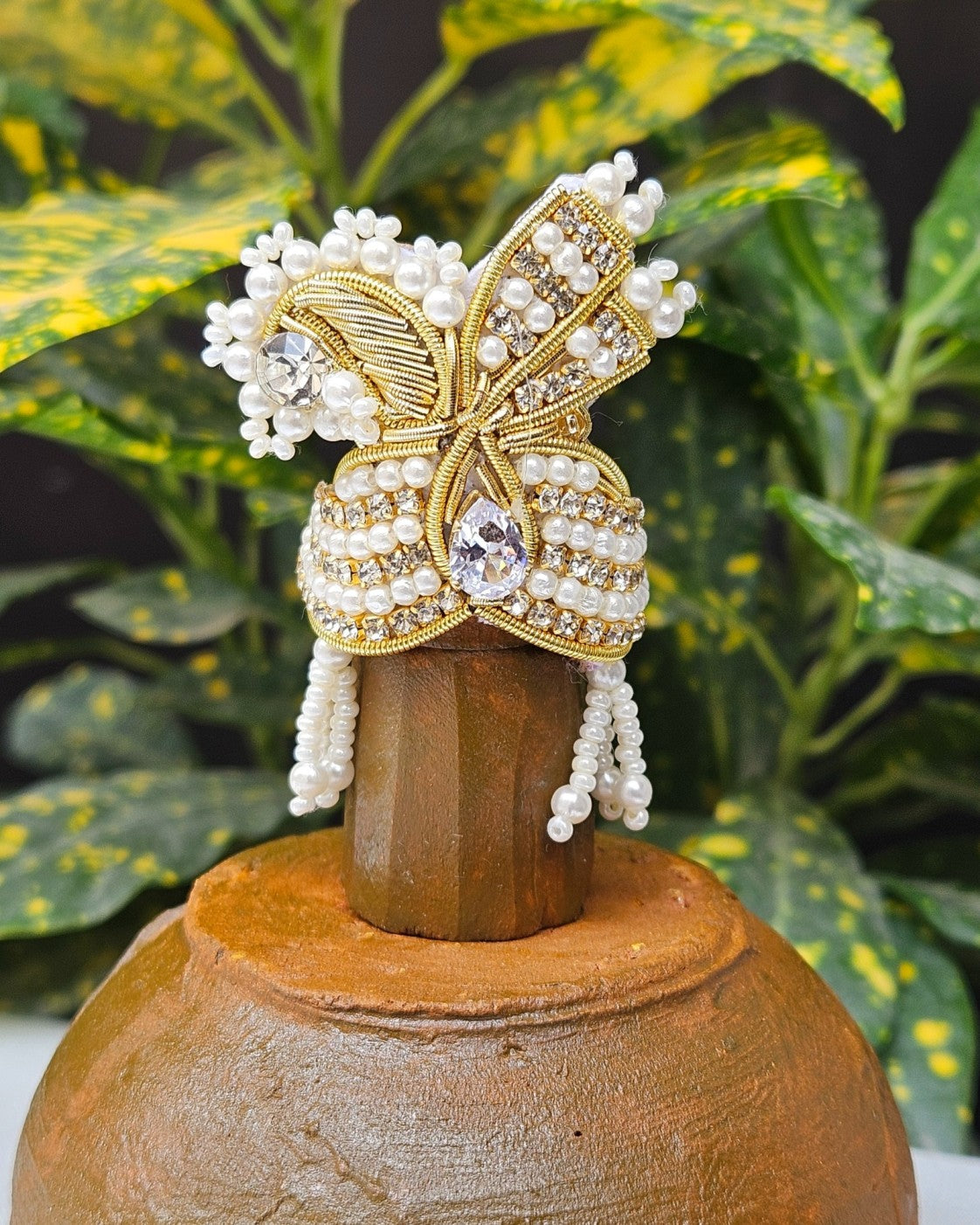 White pearl and gold Laddu Gopal jewellery set with mukut and mala – traditional shringar set for Kanha Ji.