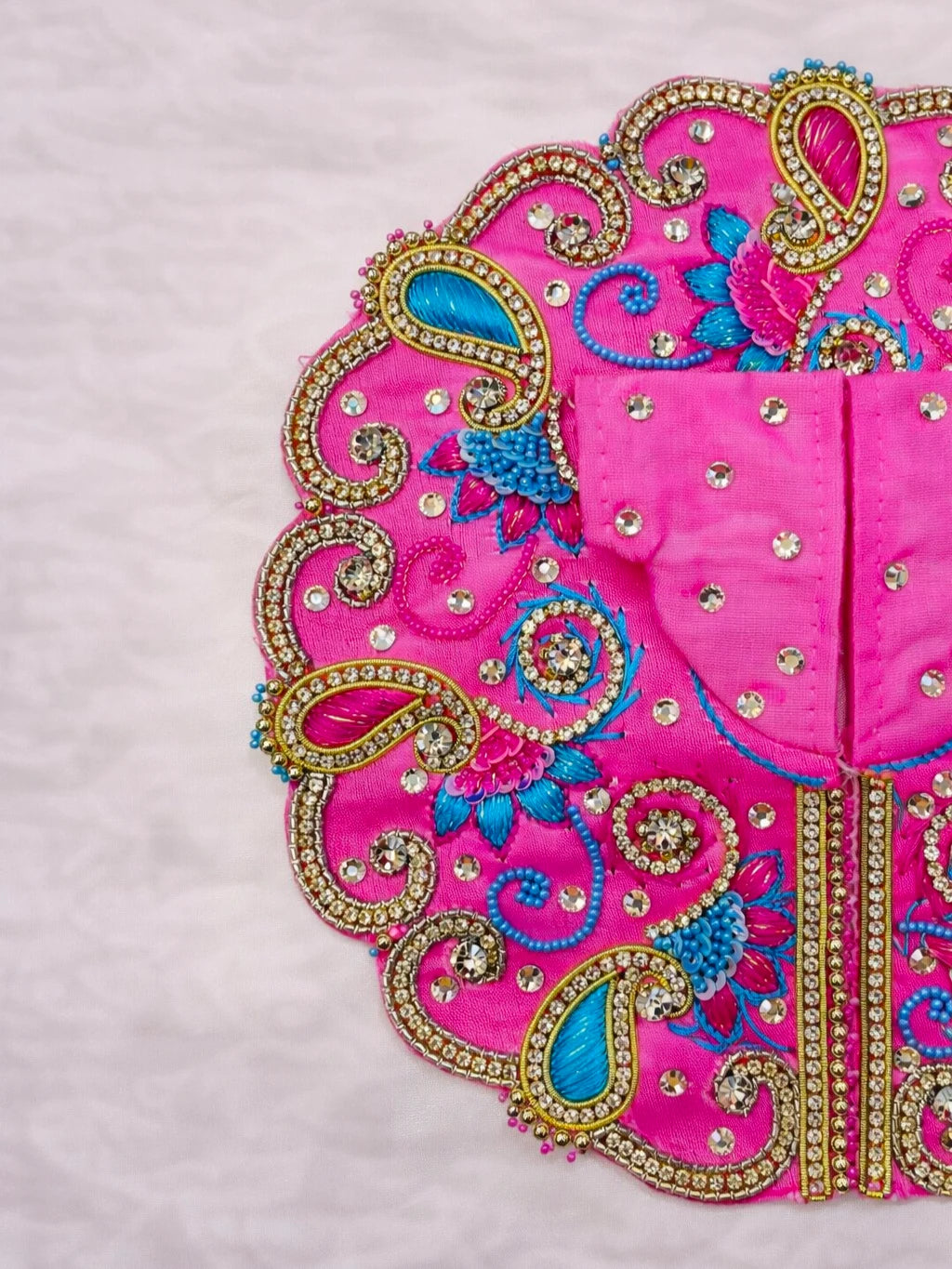 Divine Laddu Gopal poshak for sacred and peaceful shringar