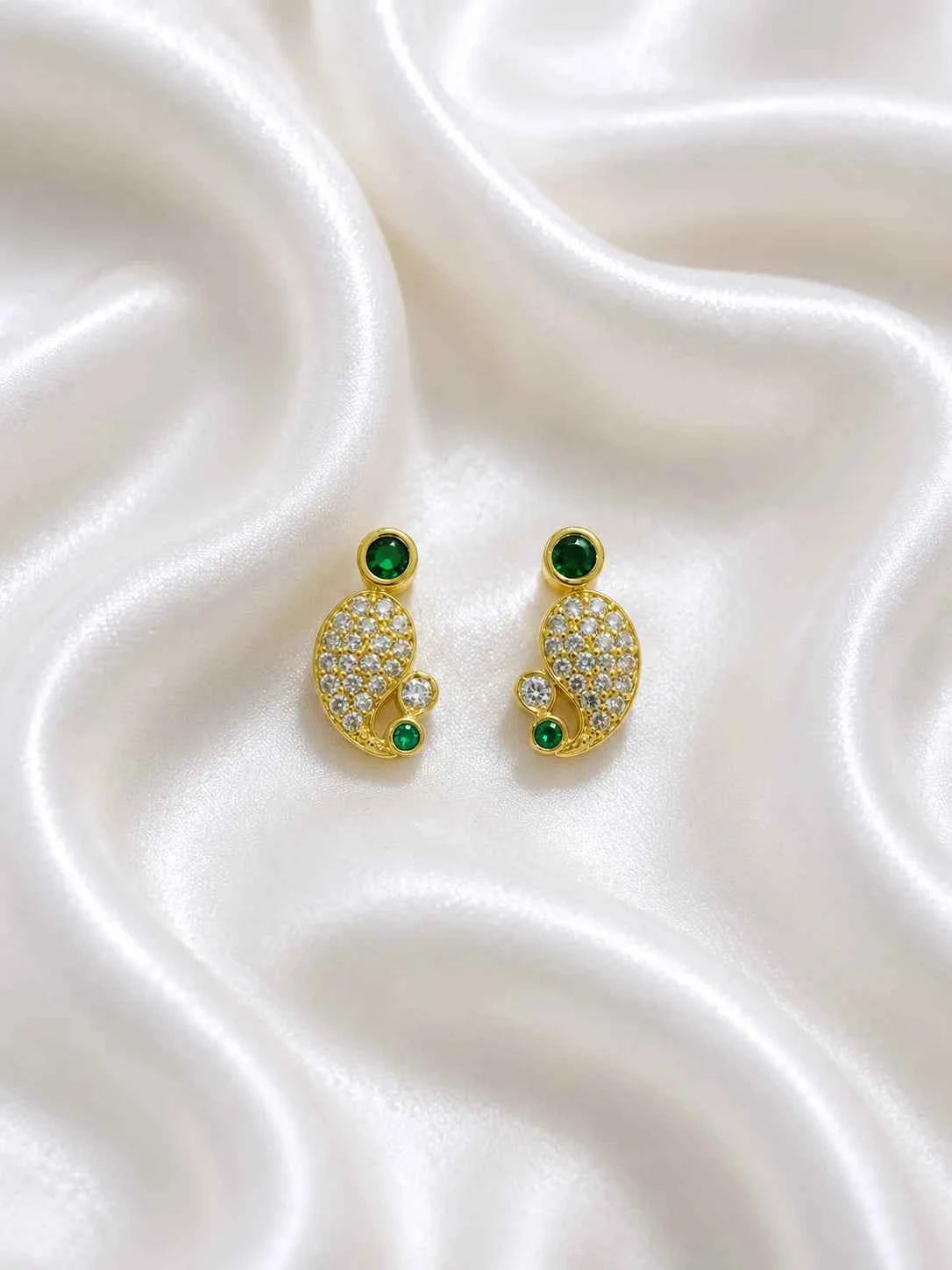 Emerald Green Paisley Shape Kundal for Deity