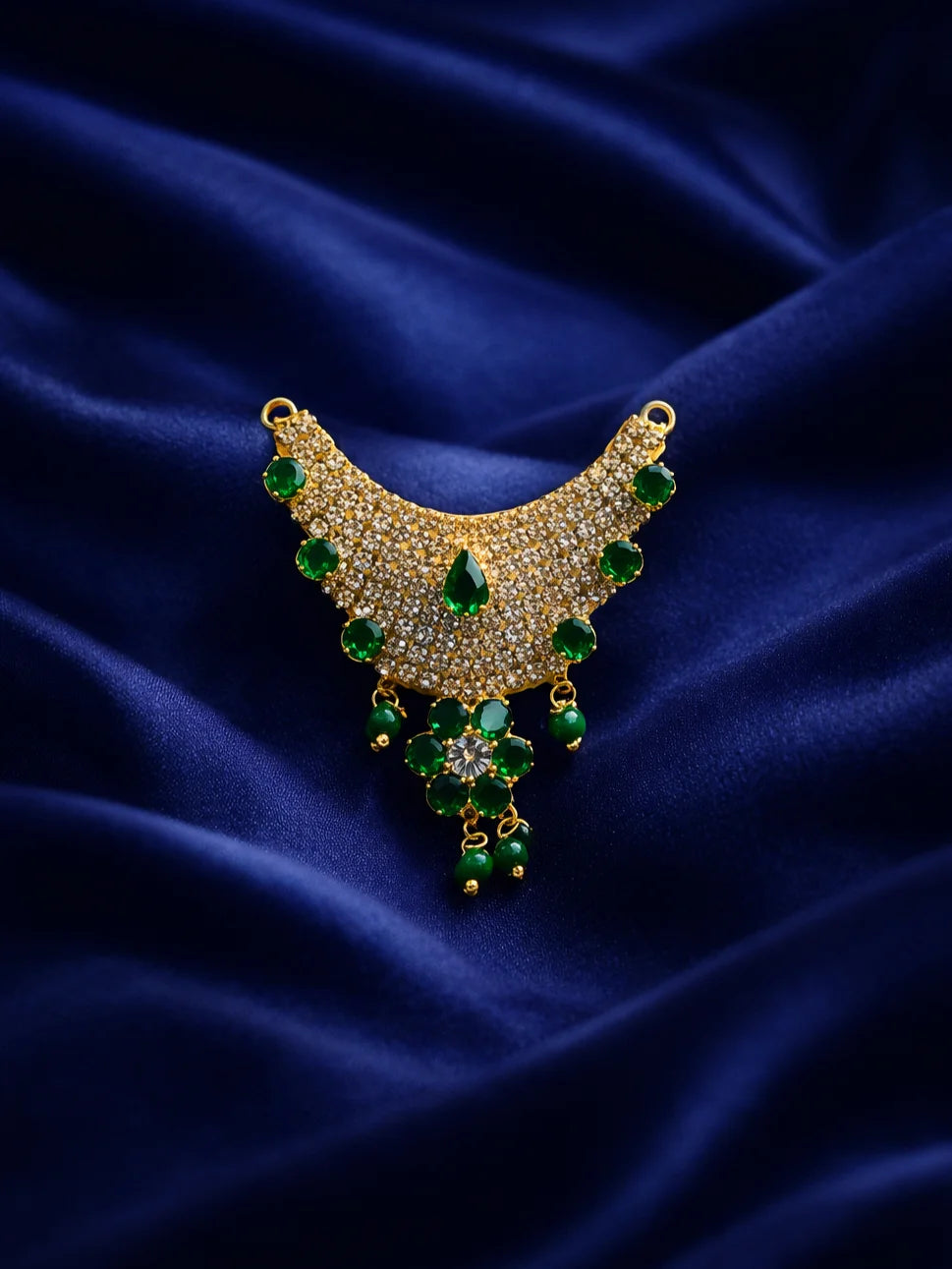 Green devotional jewellery for God for peaceful divine shringar