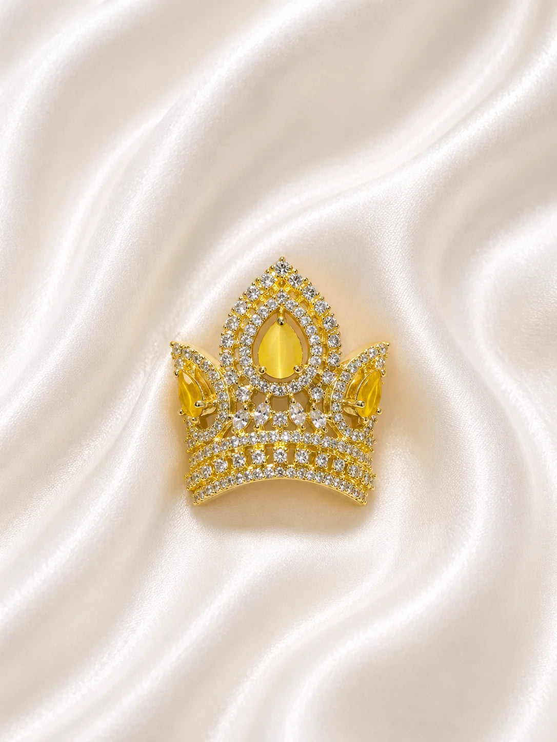 Manarani AD Mukut for Laddu Gopal with sparkling American diamond design