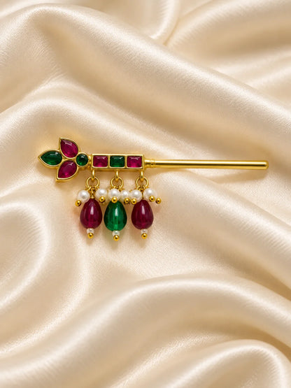 Manikya Panna Madhuri Necklace and Bansuri Set for Deity featuring ruby-red and emerald-green inspired jewellery styling with a matching decorative Krishna flute for Laddu Gopal shringar.
