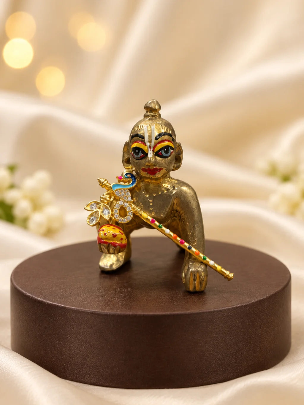 Mayur Navrang AD Bansuri for Deity with peacock-inspired styling, multicolor accents and sparkling AD work for Laddu Gopal and Krishna Ji shringar.
