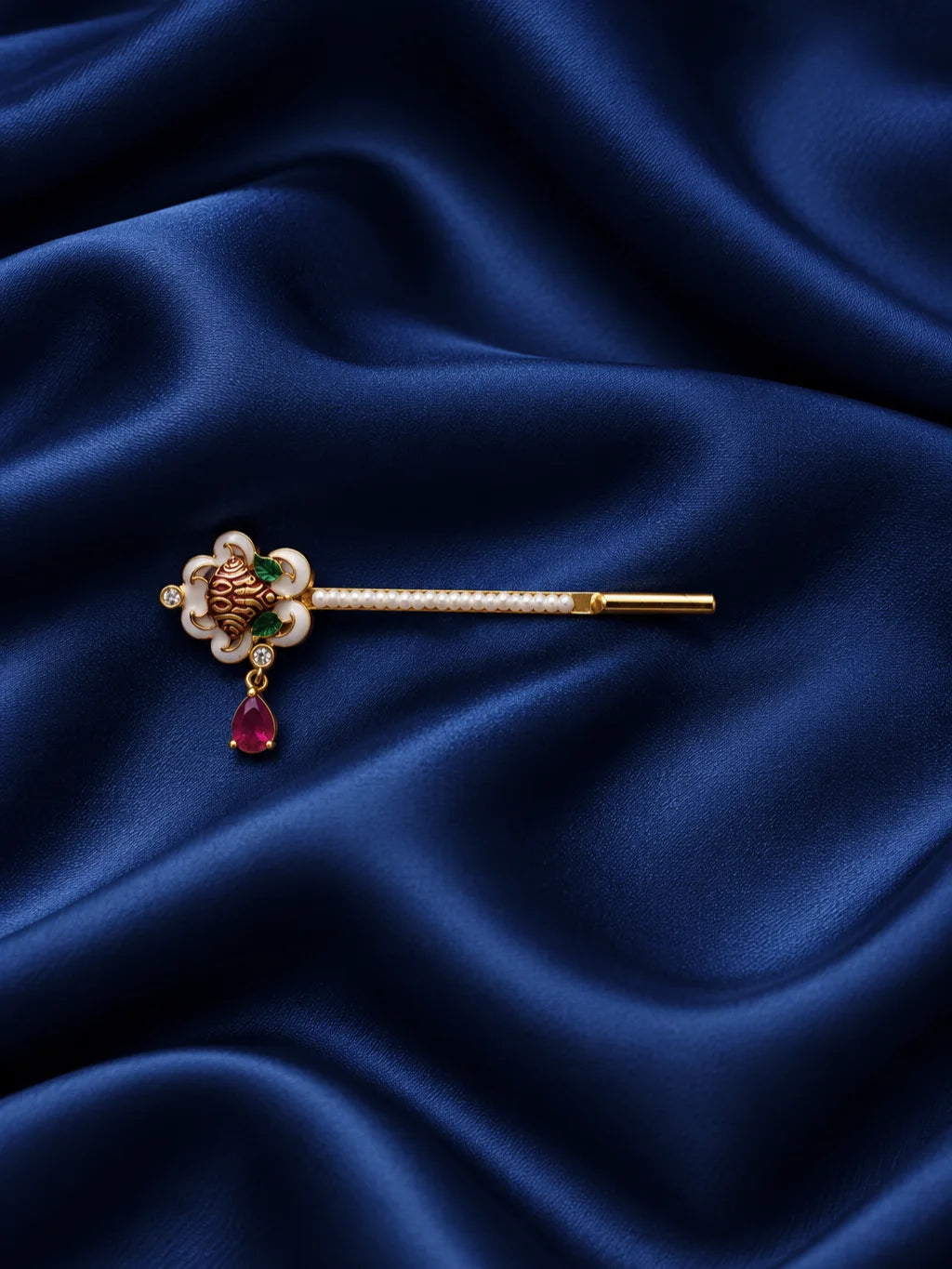 Padma Pallavi Gold Plated Bansuri for Deity featuring elegant lotus-inspired ornamental styling and a traditional gold-plated finish for Laddu Gopal and Krishna Ji shringar.
