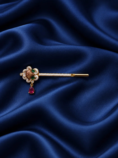 Padma Pallavi Gold Plated Bansuri for Deity featuring elegant lotus-inspired ornamental styling and a traditional gold-plated finish for Laddu Gopal and Krishna Ji shringar.
