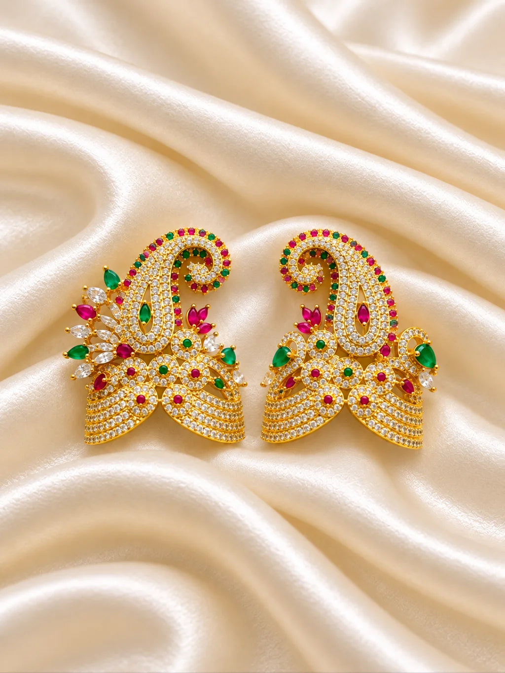 Shop Panna Pallavi AD Mukut for Jugal Jodi with jewel-inspired artistry, Kalash-style elegance and sparkling AD work for Laddu Gopal and festive shringar.