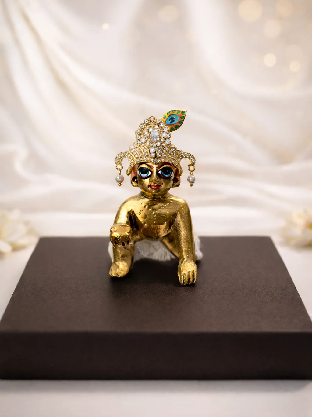 Shri Govind Crystal White Mukut