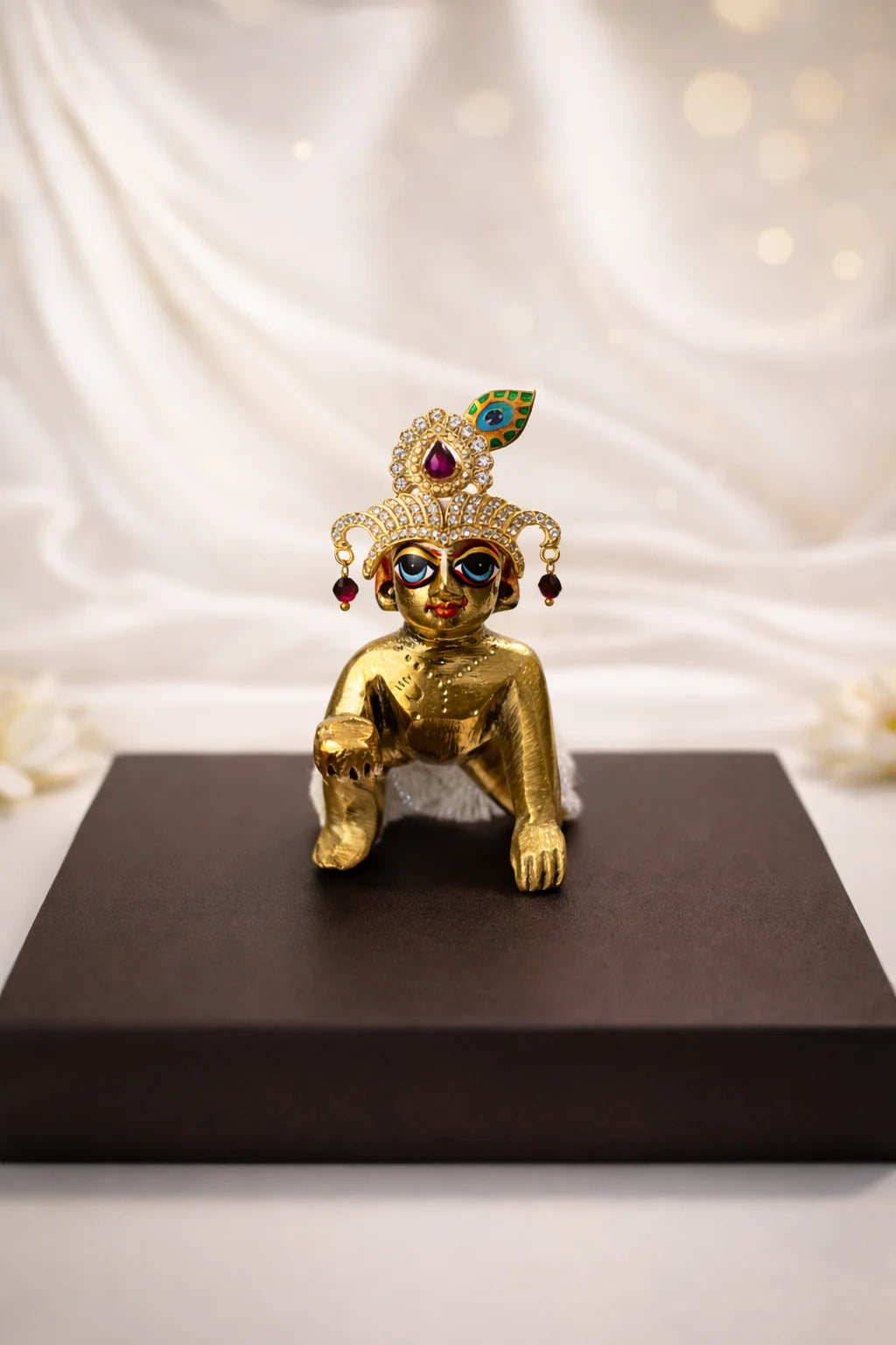 Shri Govind Magenta Mukut