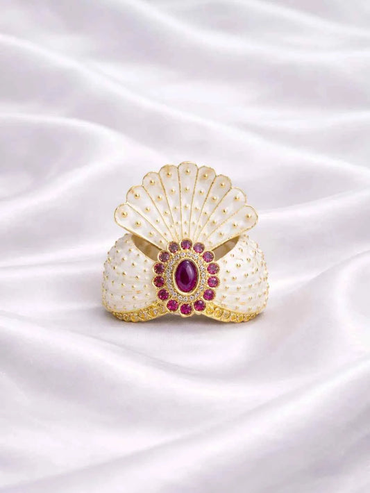 White Jadau Laddu Gopal Mukut