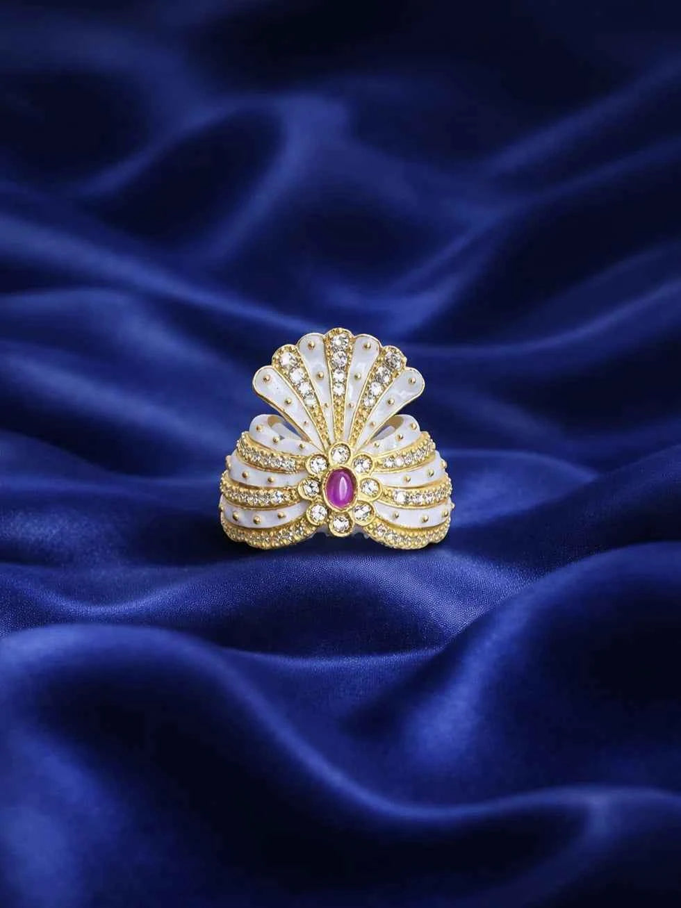 White Jadau Laddu Gopal Mukut